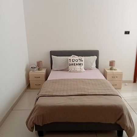 Tricia'S Place - One Family At A Time Apartment Accra Bagian luar foto