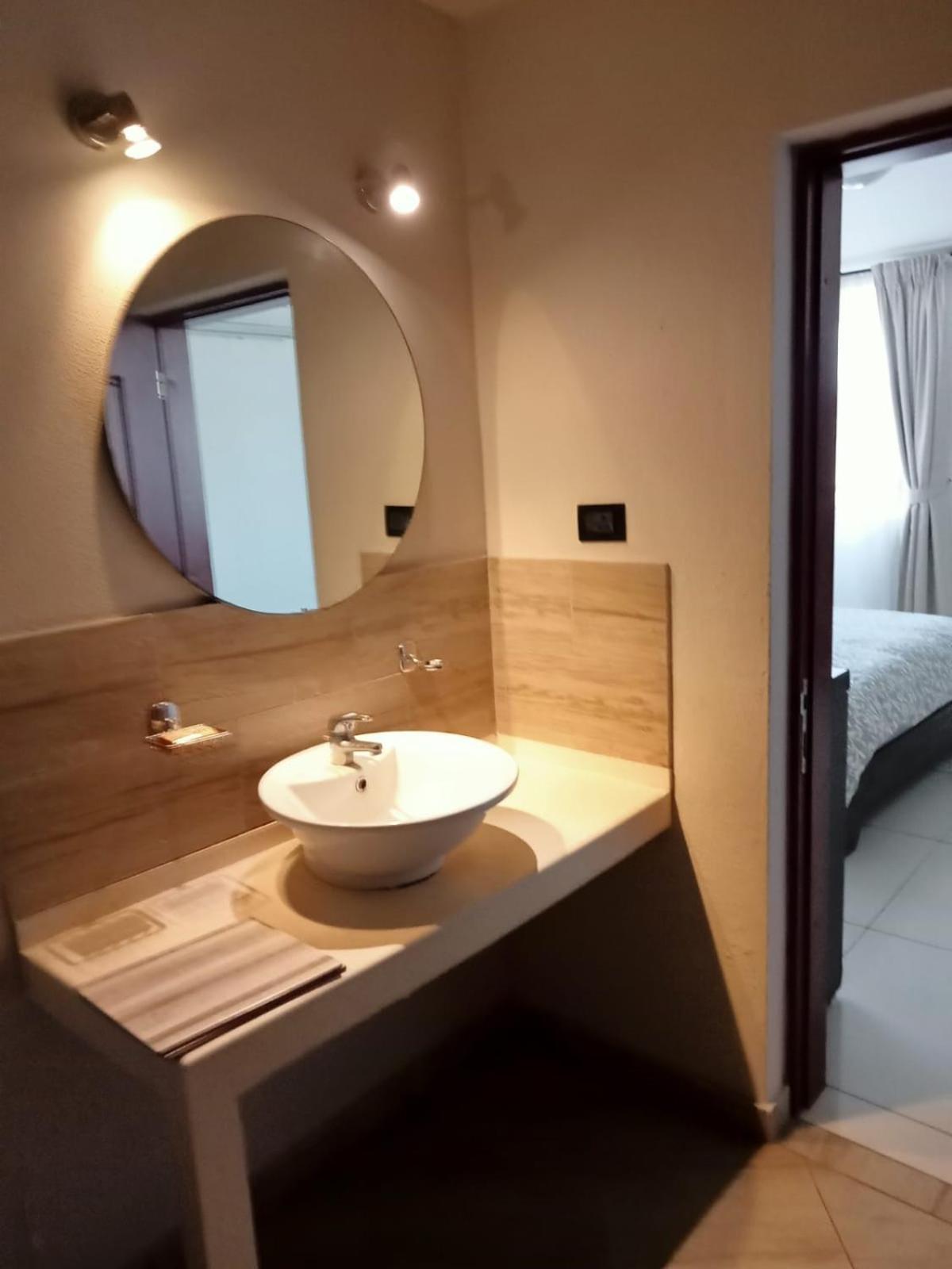 Tricia'S Place - One Family At A Time Apartment Accra Bagian luar foto